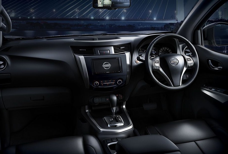 2021 Nissan Navara Dashboard and Features