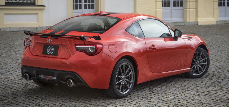 2021 Toyota GT-86 with new exterior design