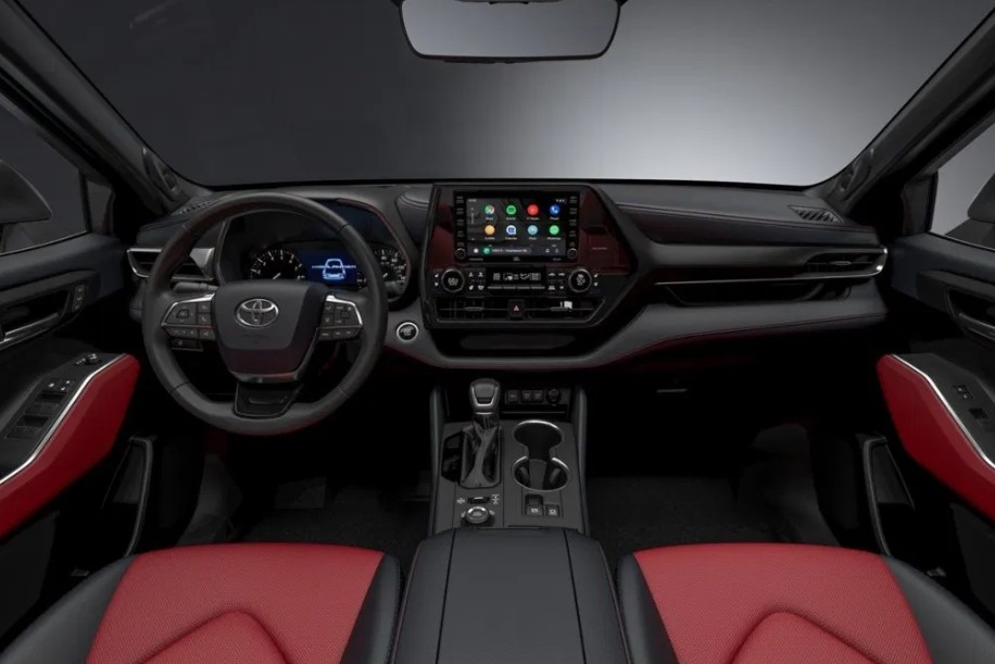 2021 Toyota Highlander Hybrid with new interior design