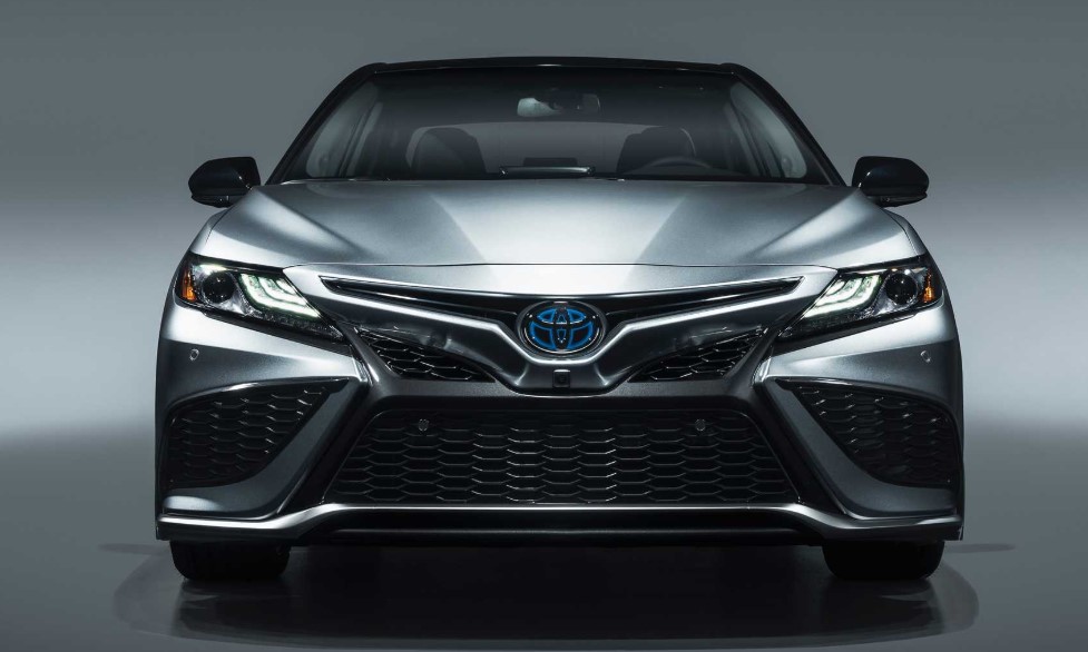 2021 Toyota Camry Hybrid Front View