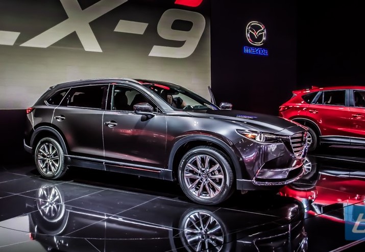 2022 Mazda CX-9 with new concept