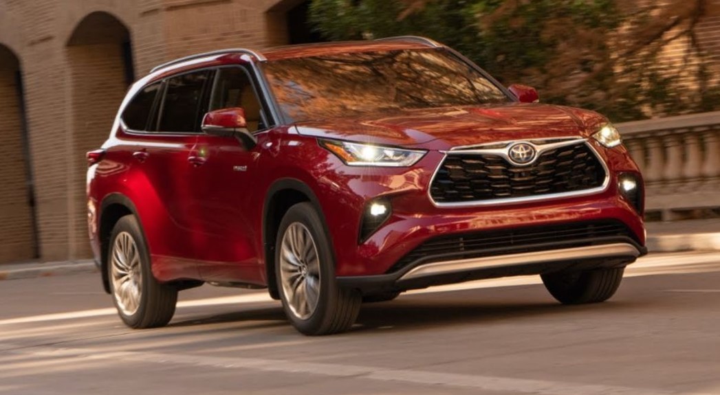 2022 Toyota Highlander with new exterior layout