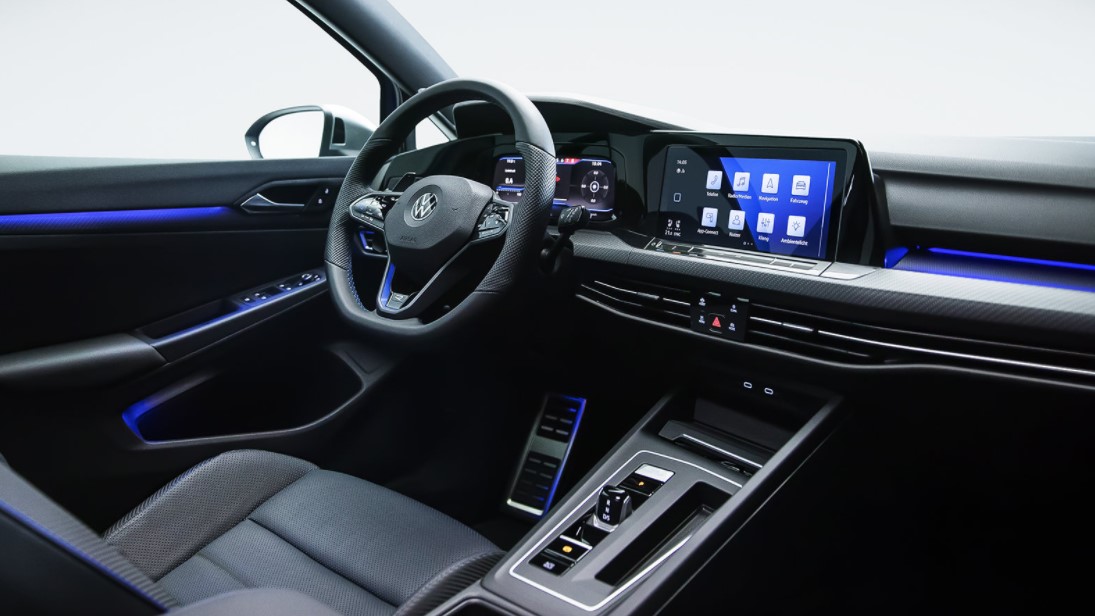 2022 Volkswagen Golf R Dashboard